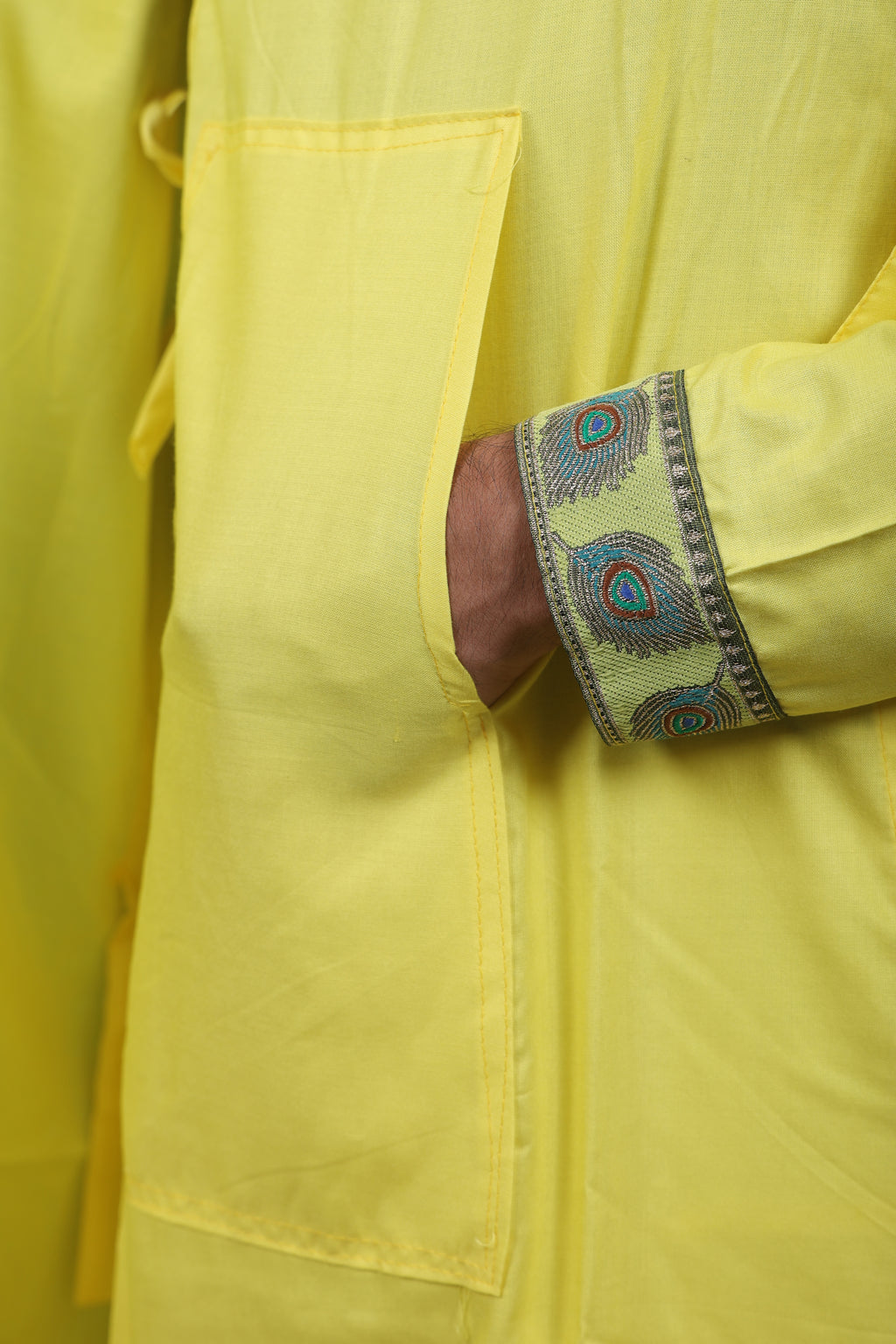 Traditional Bagalbandi Dhoti Set (Mor Pankh) with readymade dhoti and dupatta