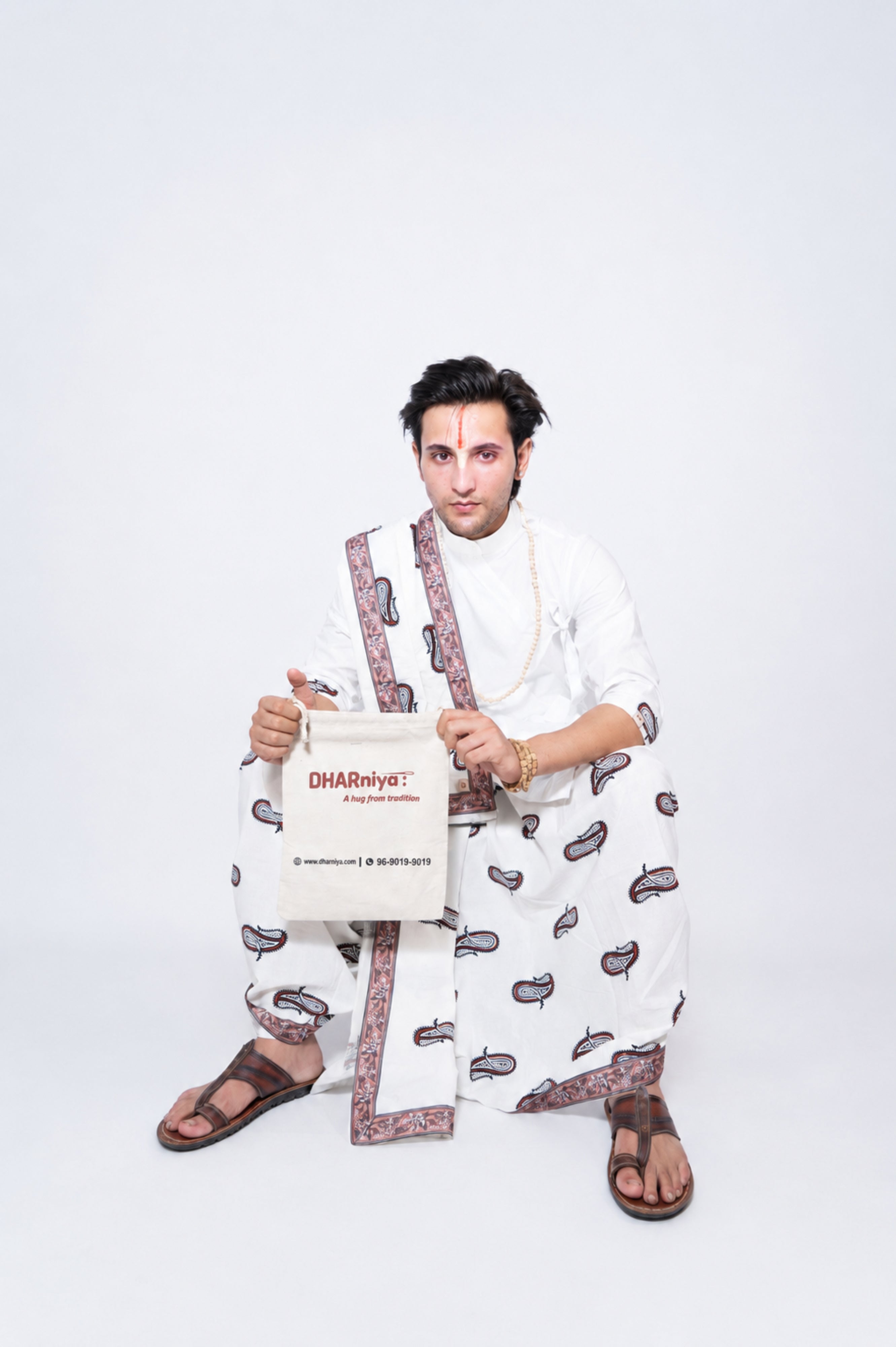 Arya Bagalabandhi and Dhoti Set- white