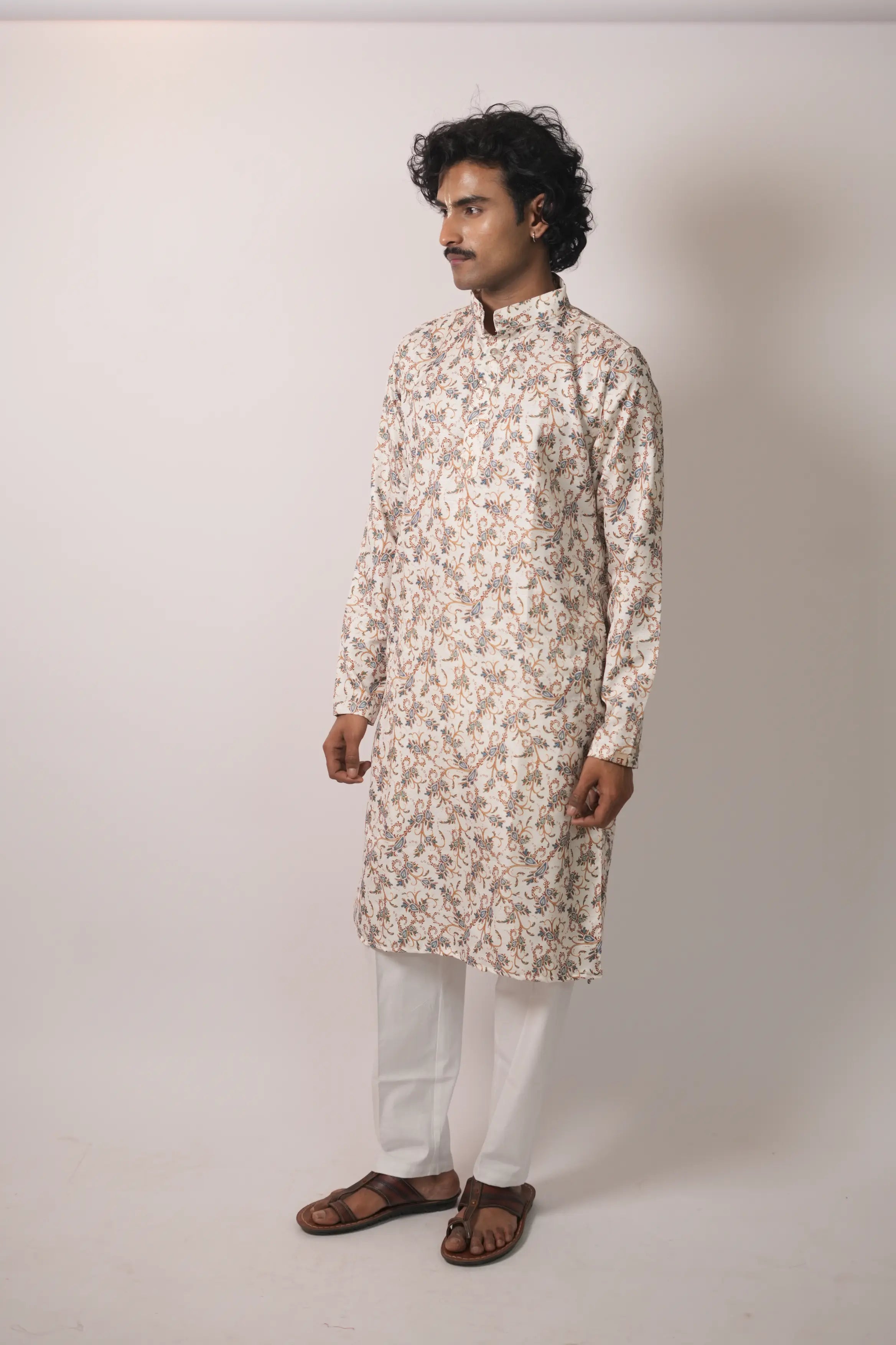 Raas Leela Kurta-Madhur vailli