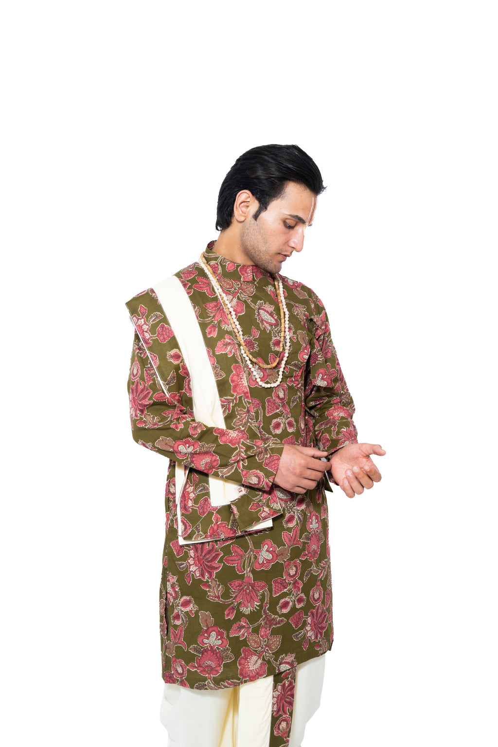 Gul Bagalabandhi And Dhoti Set- Mehandi